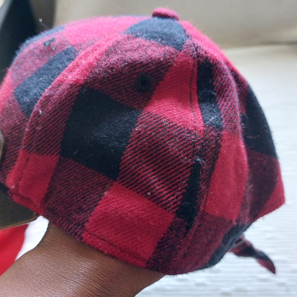 Plaid and Checkered Men's Caps Set - Picture 6 of 9
